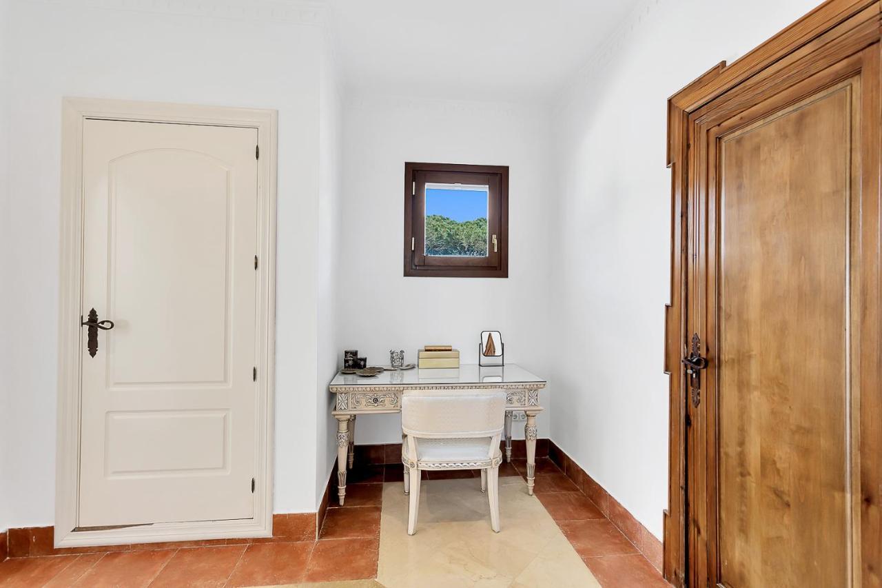 Villa Yolo Spaces - Sotogrande - White House