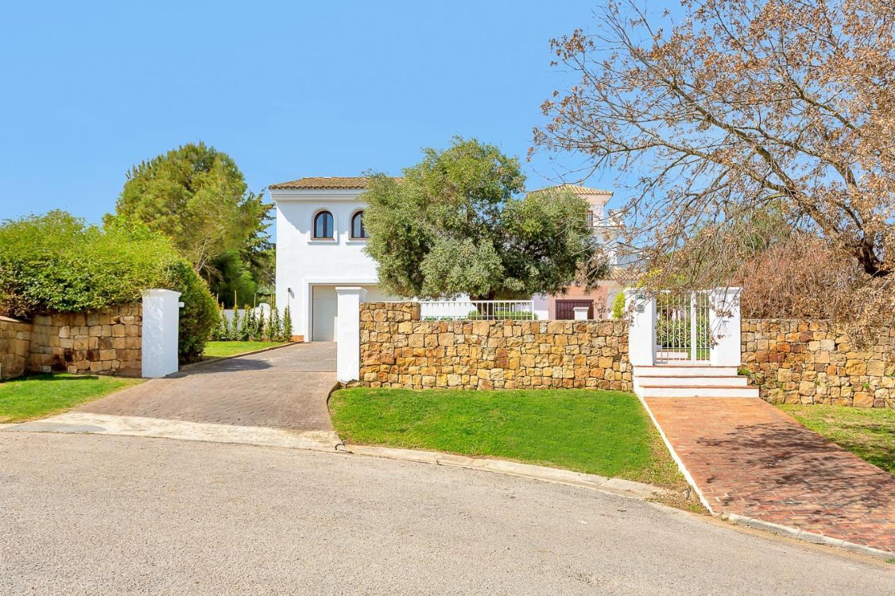 Yolo Spaces - Sotogrande - White House Villa San Roque (Andalucia)