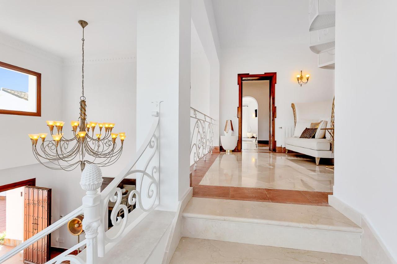 Yolo Spaces - Sotogrande - White House Villa San Roque (Andalucia)