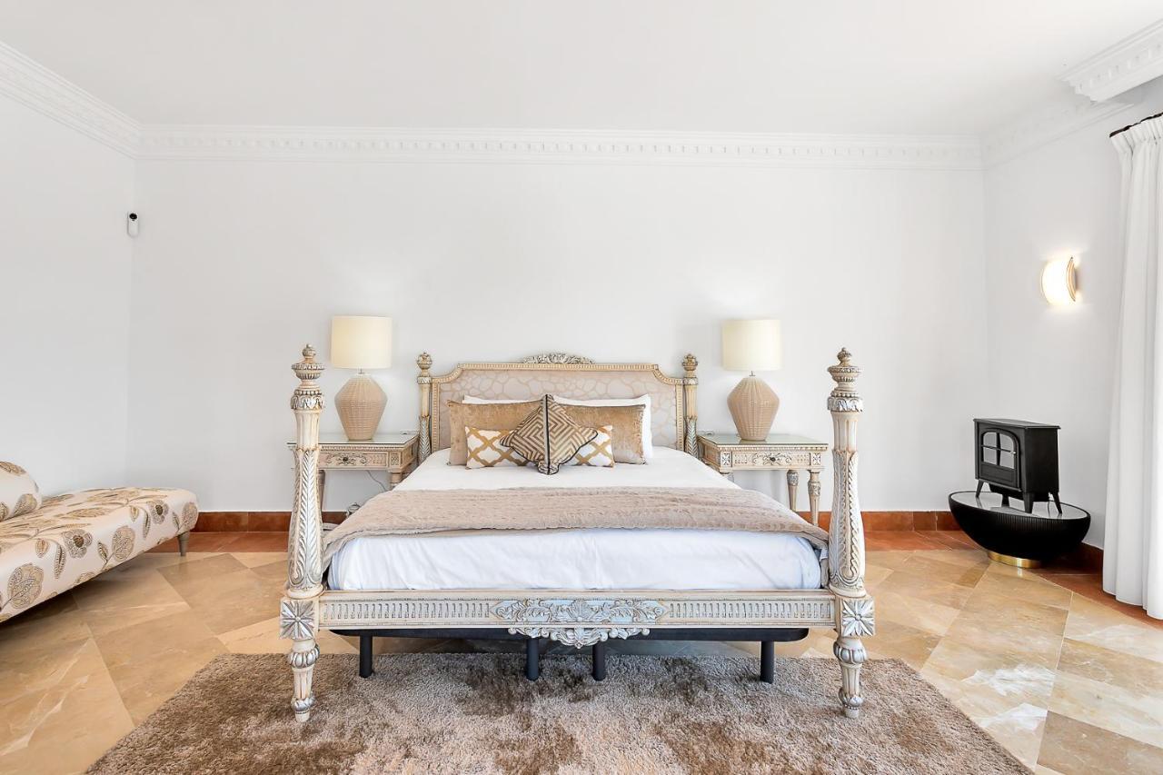 Villa Yolo Spaces - Sotogrande - White House