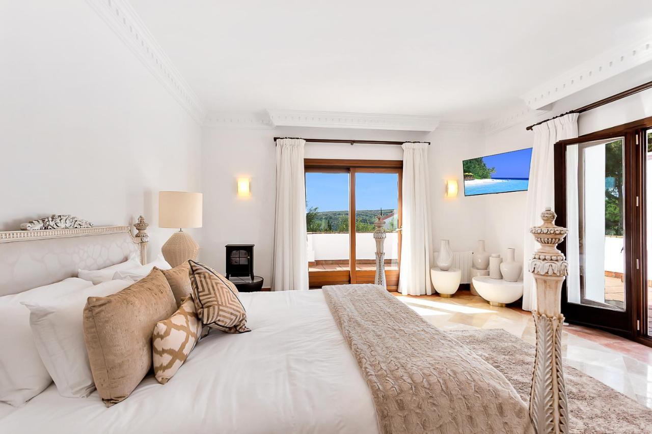 Yolo Spaces - Sotogrande - White House