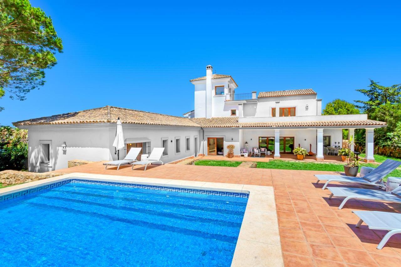 Yolo Spaces - Sotogrande - White House Villa San Roque (Andalucia)