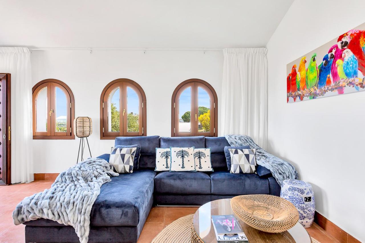 Yolo Spaces - Sotogrande - White House Villa