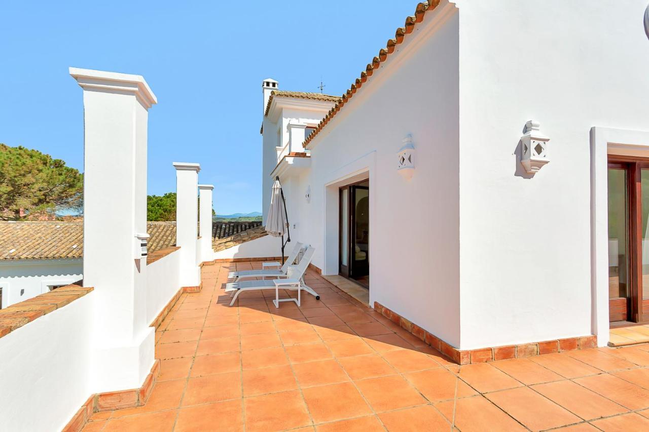 Yolo Spaces - Sotogrande - White House Villa *