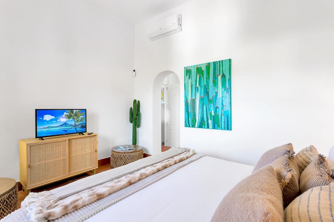 Yolo Spaces - Sotogrande - White House Villa *