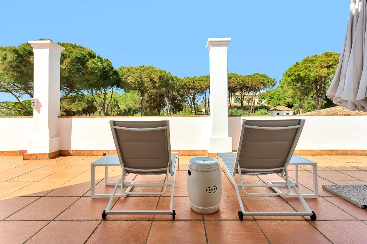 Yolo Spaces - Sotogrande - White House Villa San Roque (Andalucia)