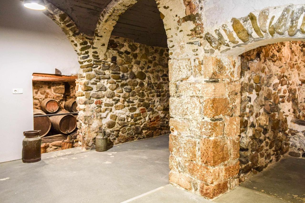 Fruitos - Rural En Besalu