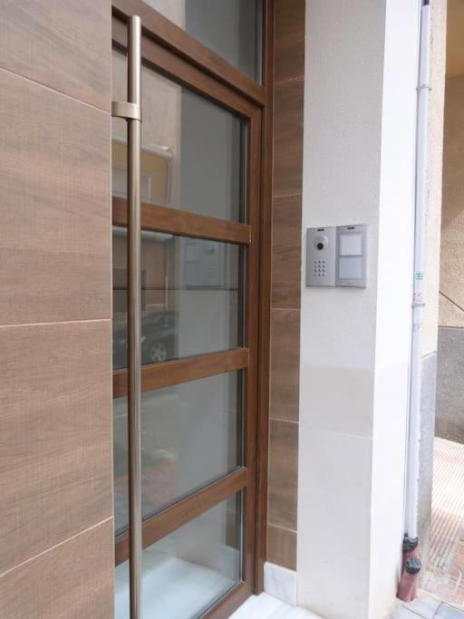Modern In Torrevjea 200m From The Loccos