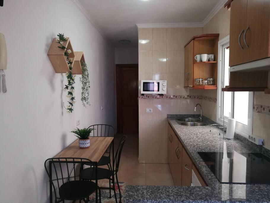 Apartamento Acogedor Atico Con Terraza En *