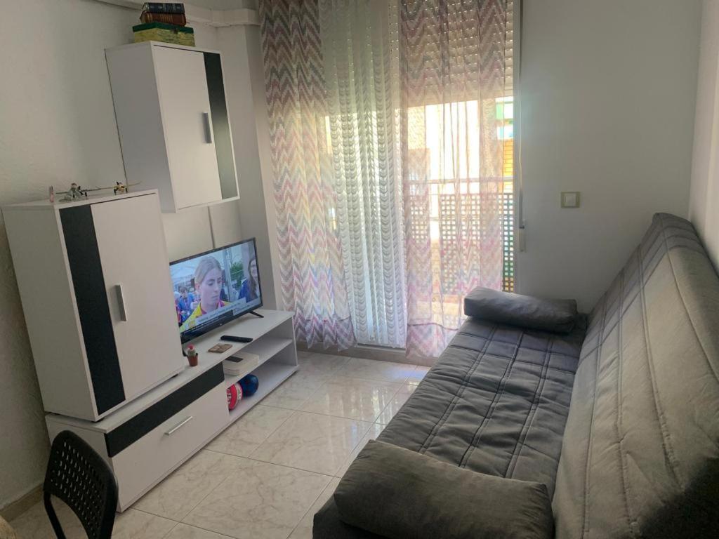 Oasis Apartment: Beachside Comfort In Apartment