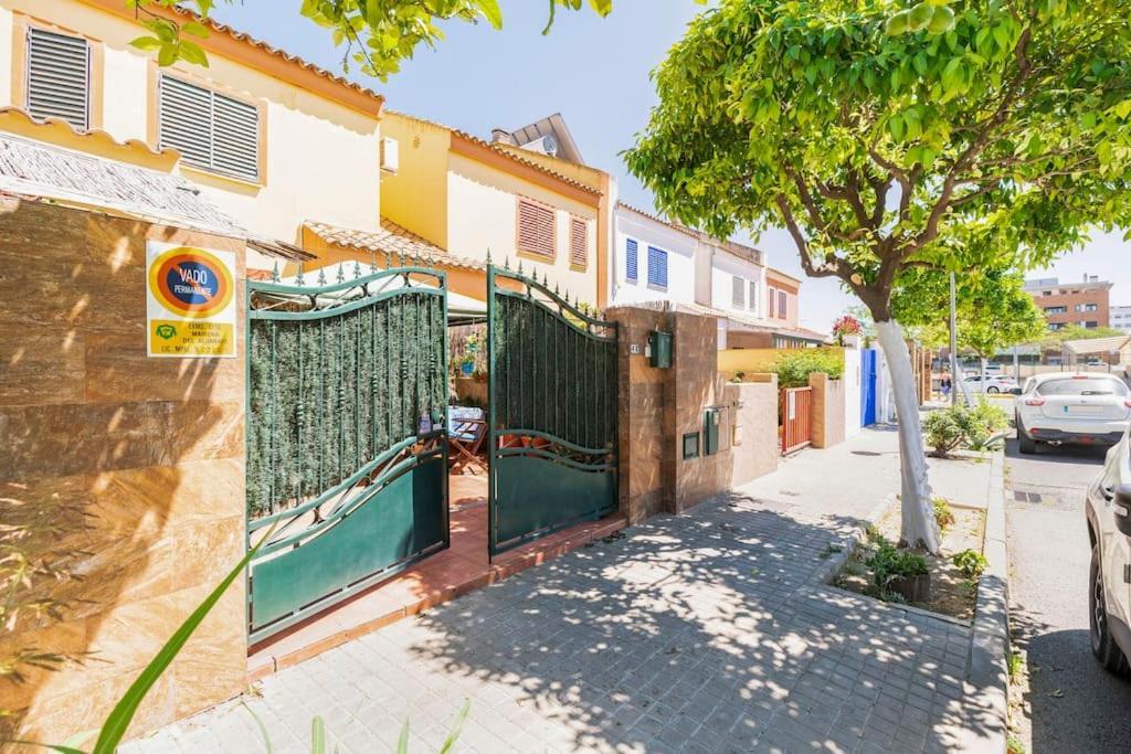 Homestay Cool Garden And Mairena del Aljarafe