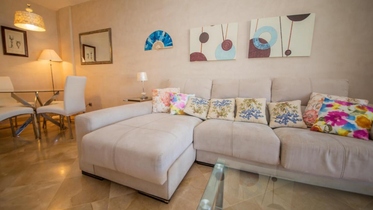 Marina Del Castillo 124 *