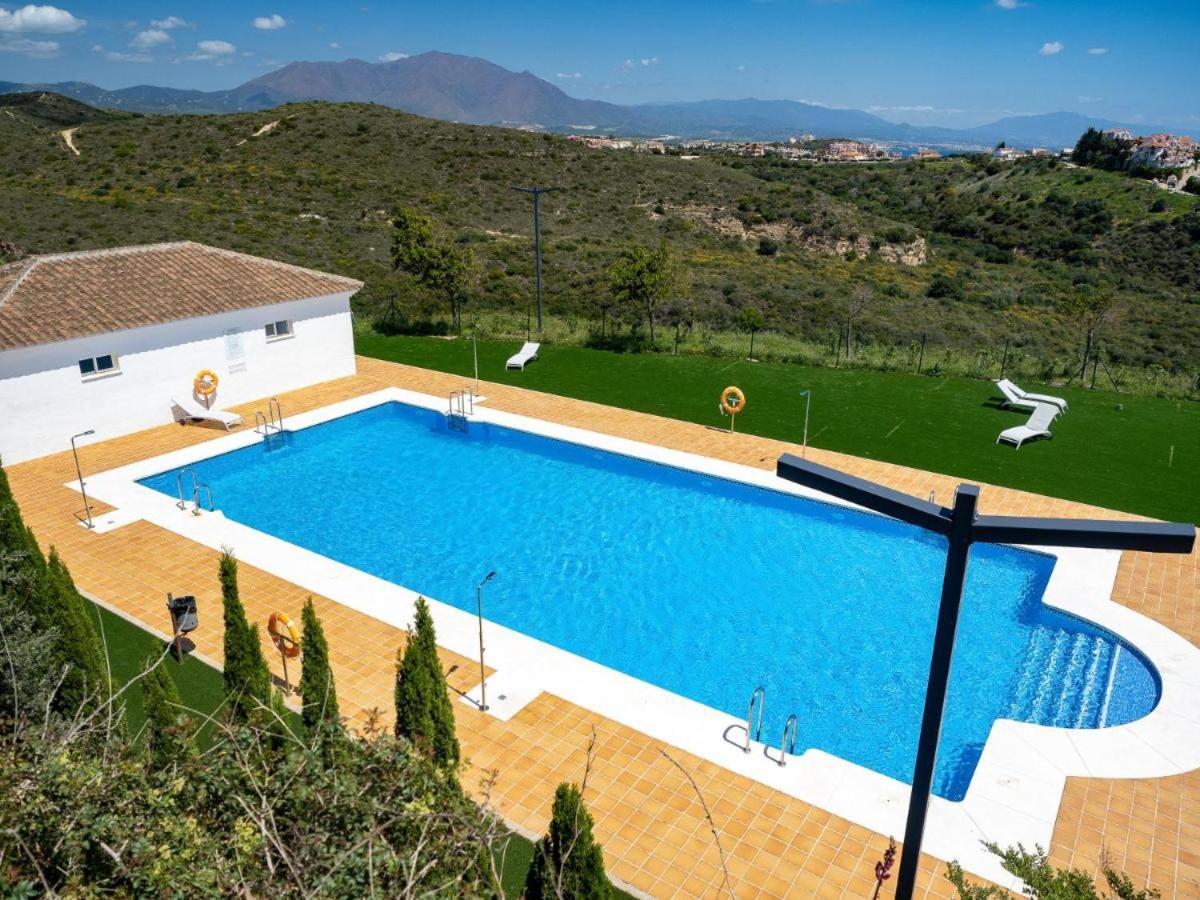 Apartment Small Oasis Nelson Mandela With Sea View, Two Bedrooms, Parking, Terrace And Pool Manilva