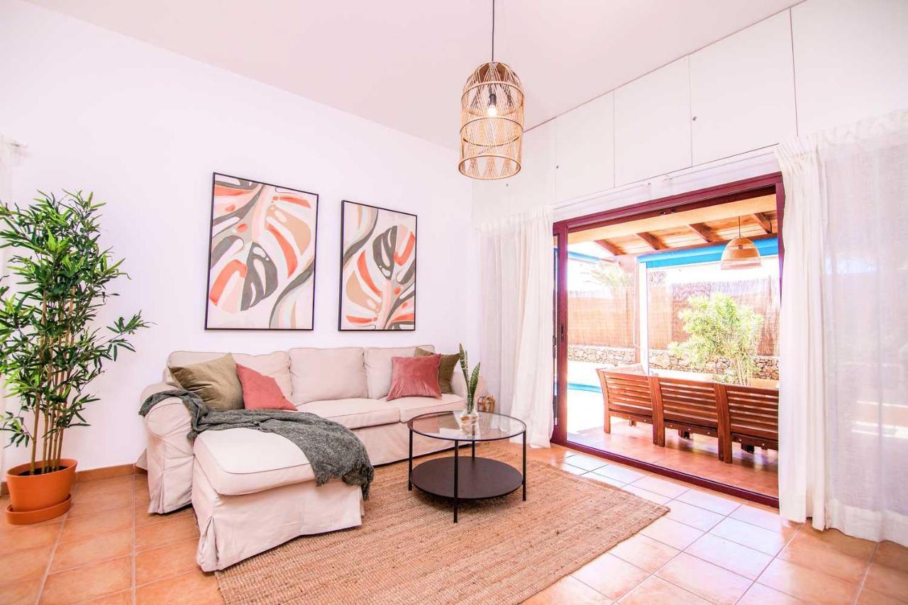 Villa Holidayvilla Tropical - Bbq , Pool , Garden By Holidays La Oliva