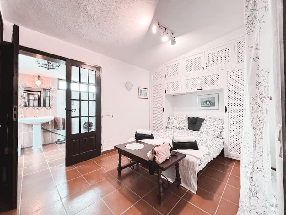 Charming Spanish Style Bungalow, Bbq,wf,terrace Mir09 Apartamento