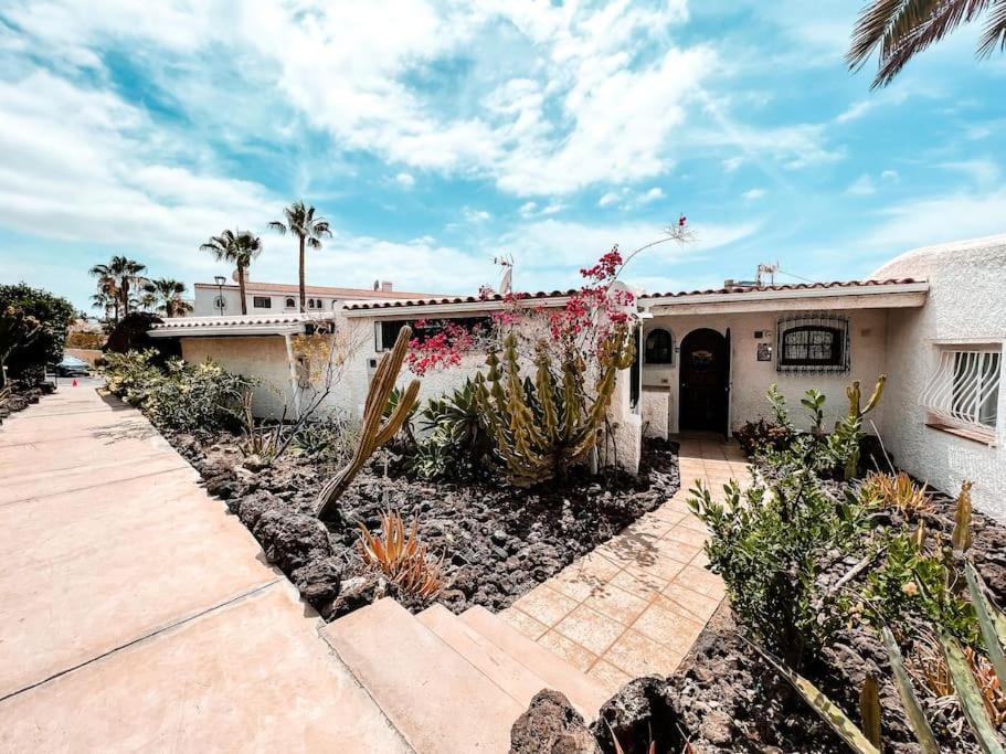 Charming Spanish Style Bungalow, Bbq,wf,terrace Mir09