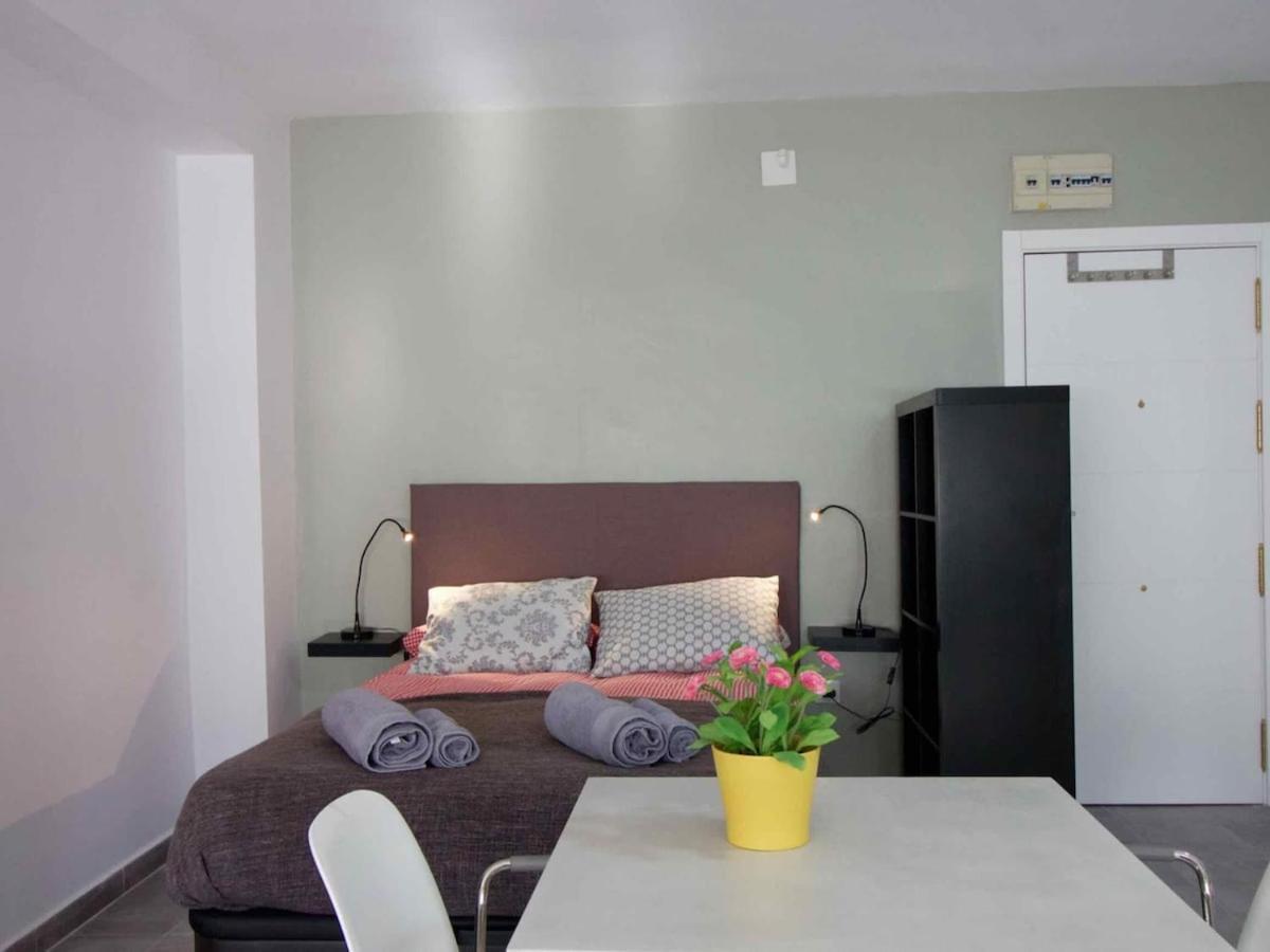 Apartamento Estudio Centrico Metros De La Playa Con Aire By Lightbooking *