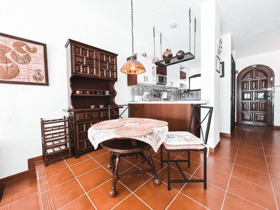 Charming Spanish Style Bungalow, Bbq,wf,terrace Mir09 Costa Adeje (Tenerife)