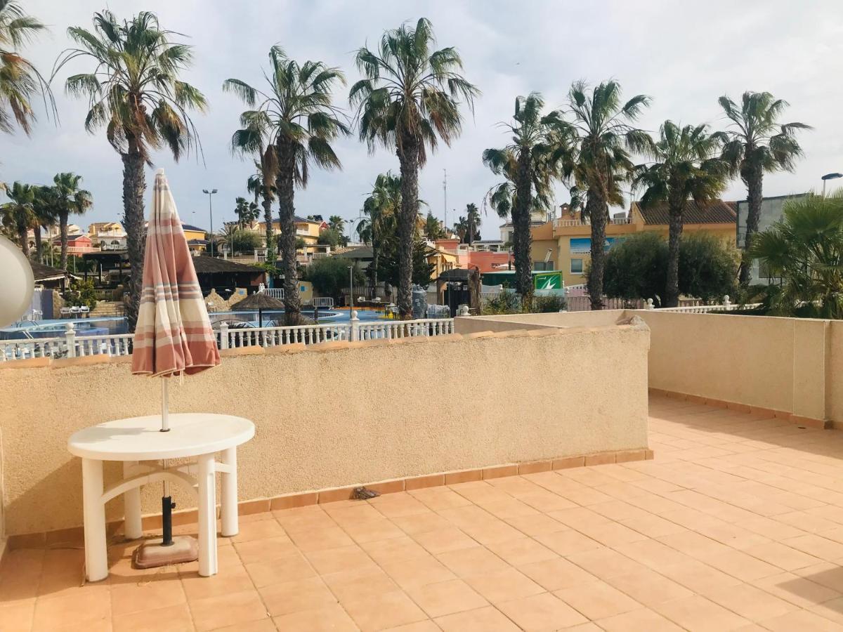 With Super Swimming Pool Gran Alacant