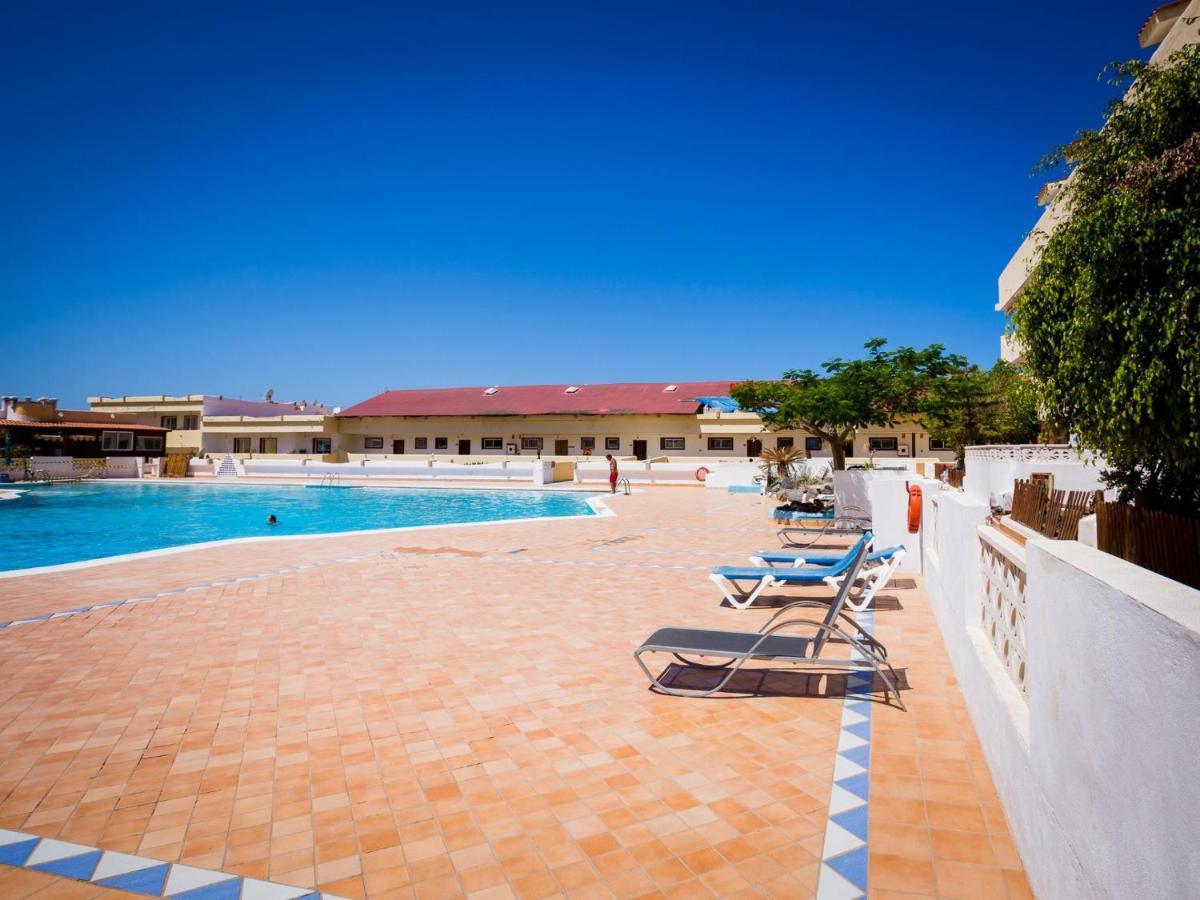 539 Marina Palace Swimming Pool * Callao Salvaje