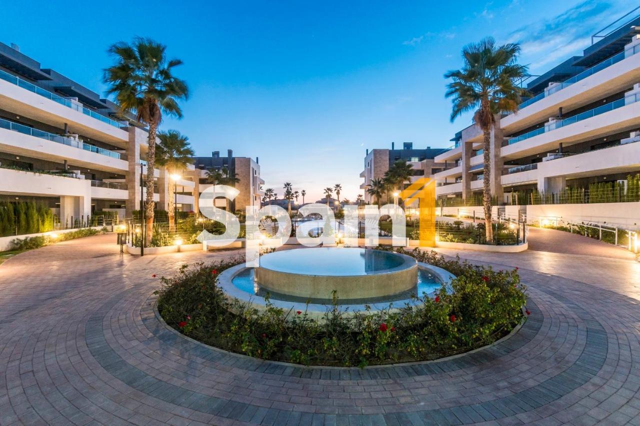 Apartamento 3 Bedrooms In Flamenca Village With 3 Pools, Sauna, Gym And Jacuzzi *