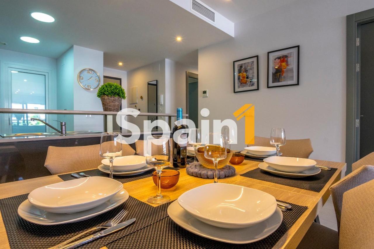 3 Bedrooms In Flamenca Village With 3 Pools, Sauna, Gym And Jacuzzi Apartamento *
