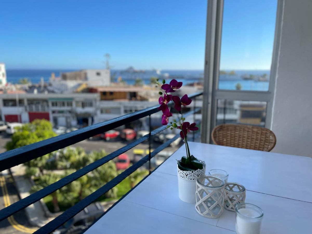Beachfront With Ocean Views * Los Cristianos (Tenerife)