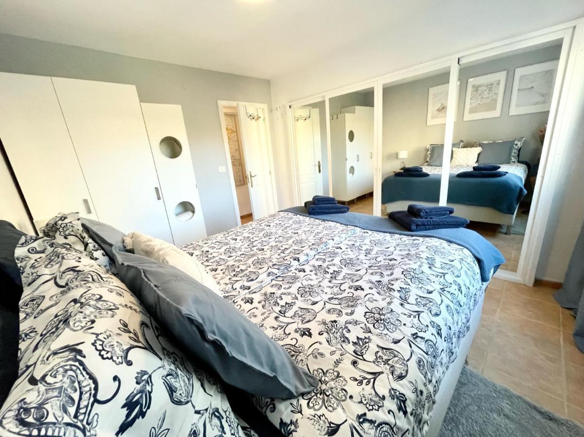 Apartment Beachfront With Ocean Views *
