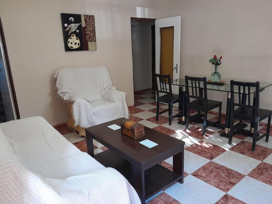 Disfruta De Un Barrio Tranquilo Apartment