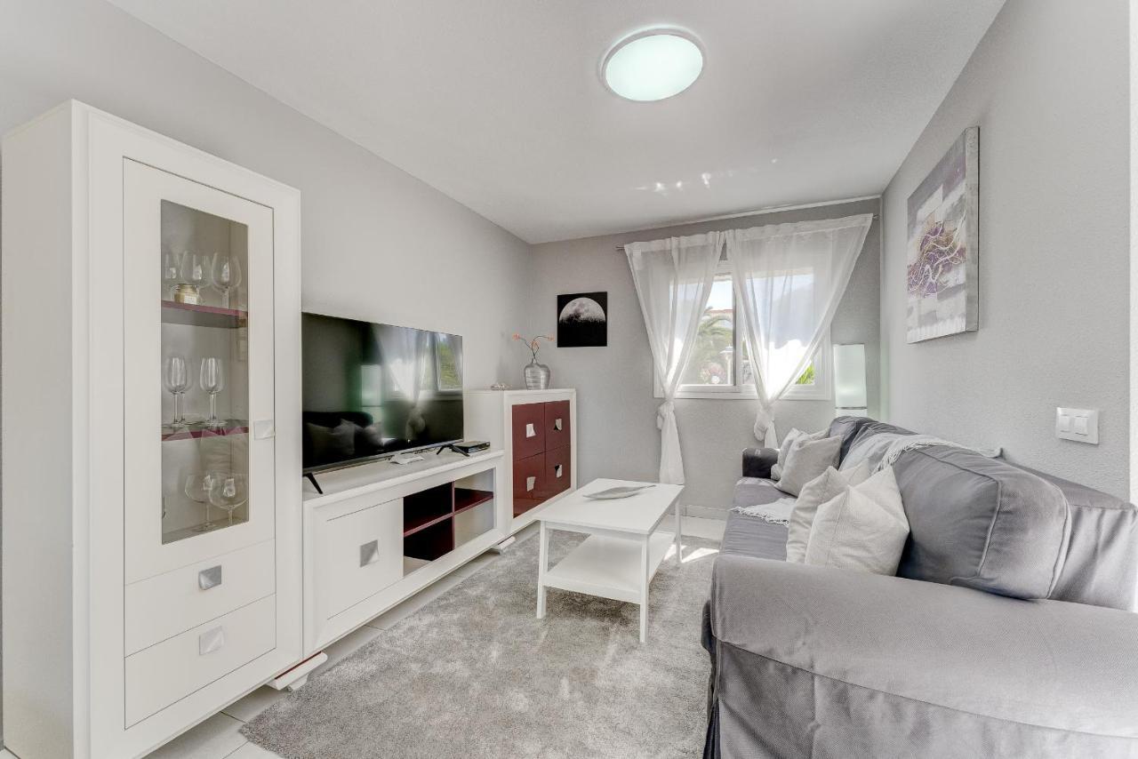 Sea View Penthouse Urbania Apartment