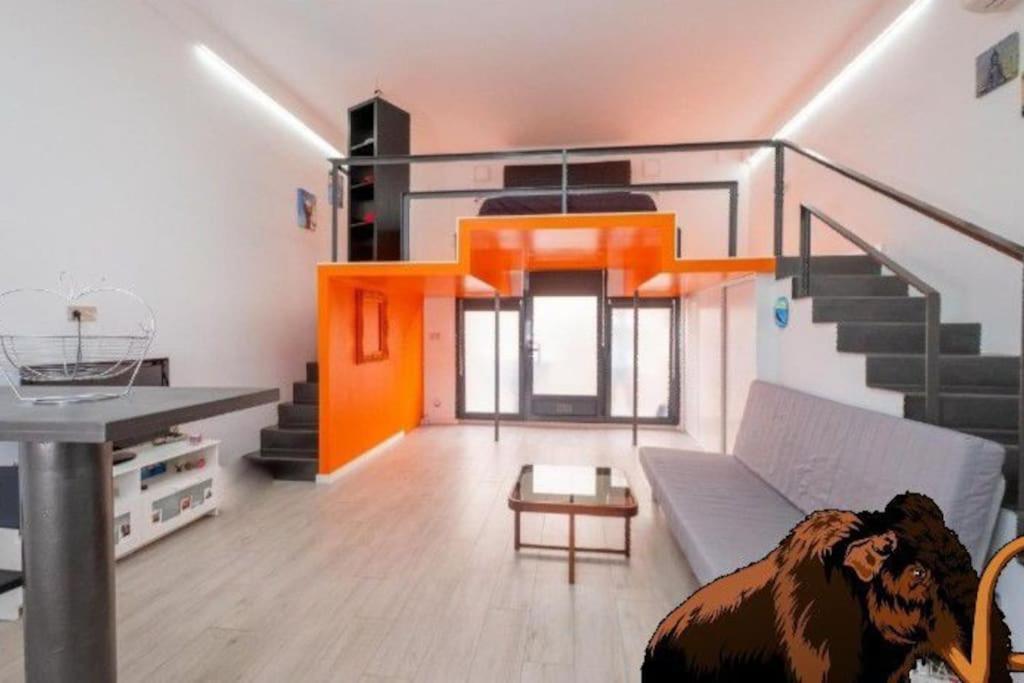 La Casa Del Mamut - *