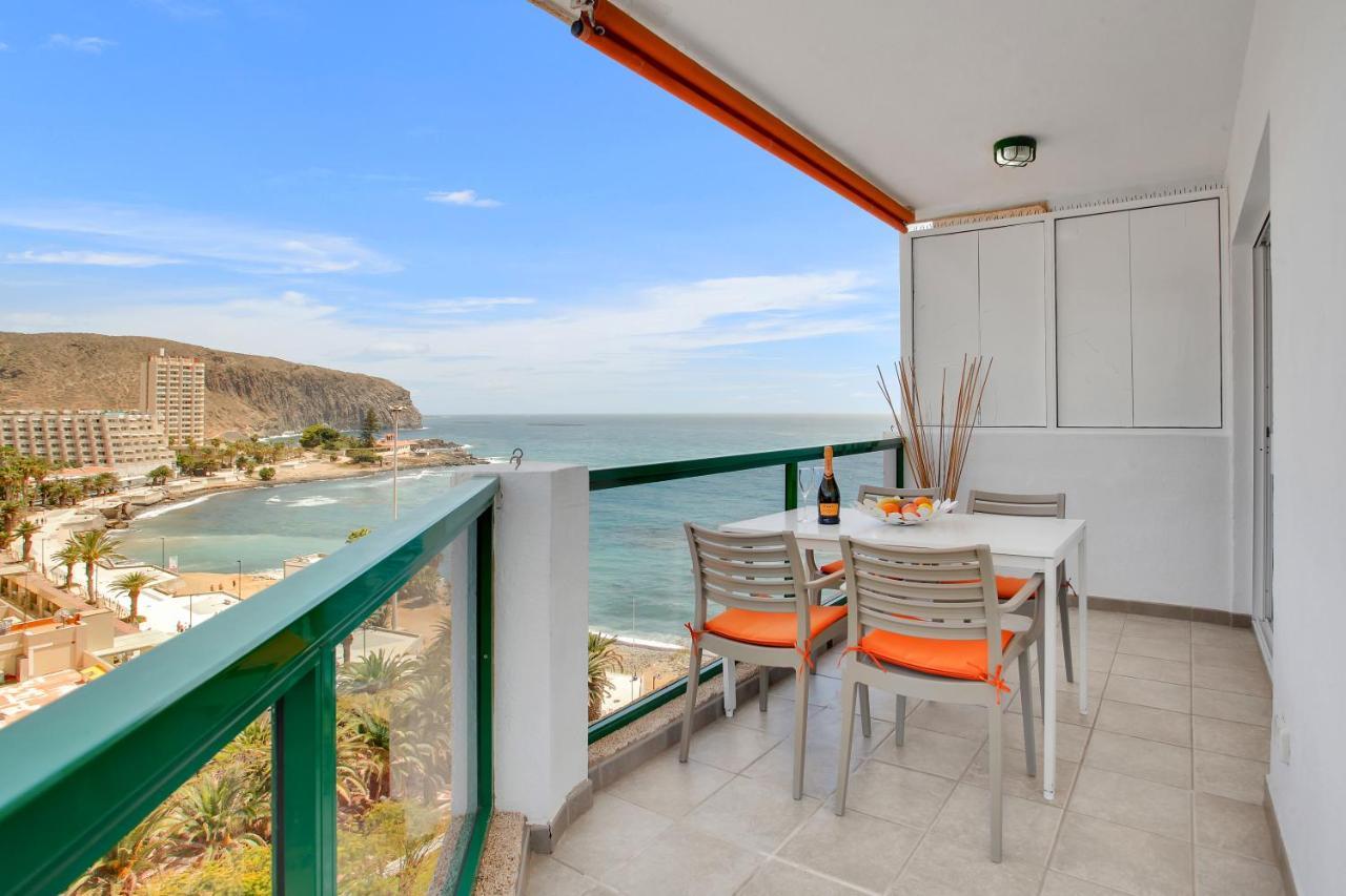 Stunning Holidays, Large Terrace On The Sea Apartment *
