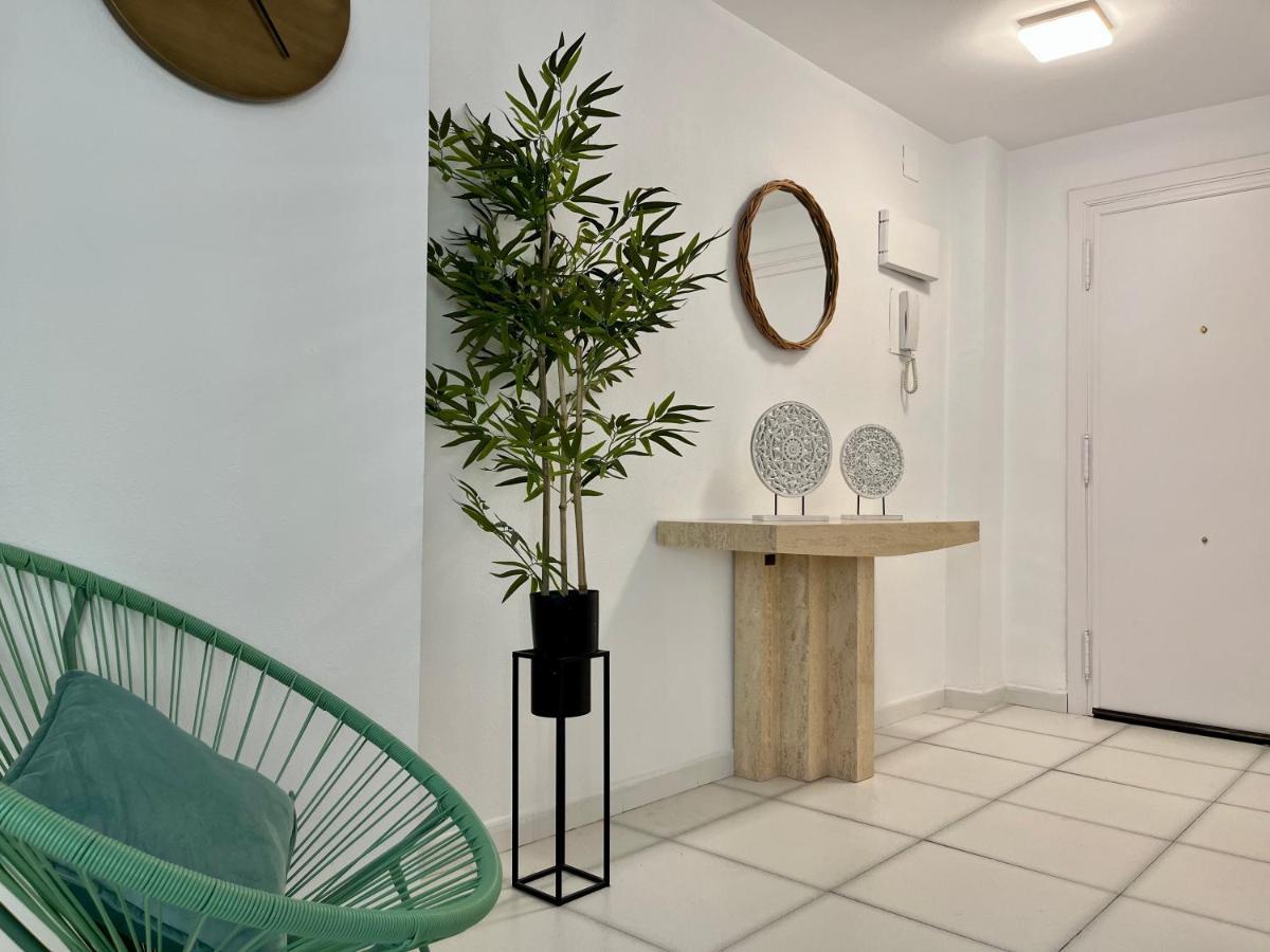 Apartamento Modern On The With Pool
