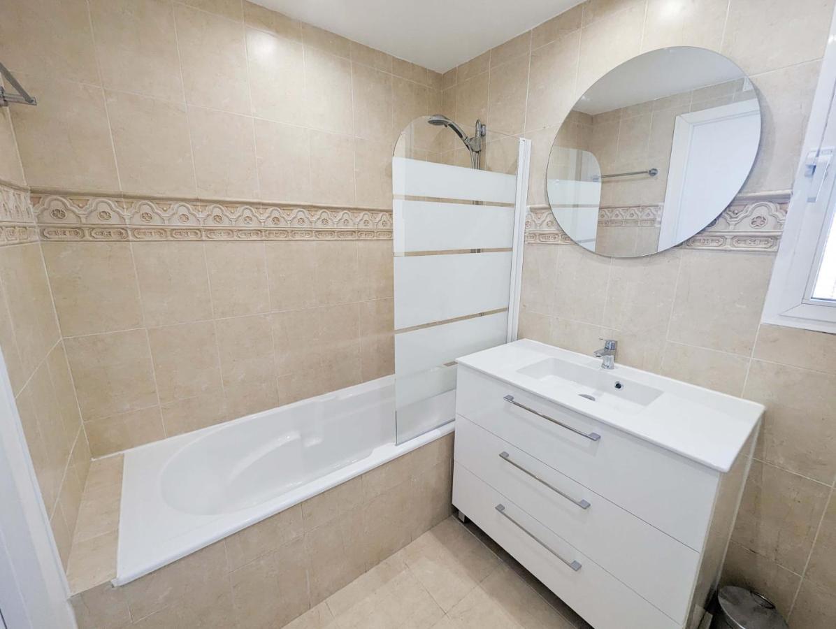 Fantastic Views, Large With 3 Pools, Minutes From Beach And Golf Mijas Costa Spain Sitio de Calahonda