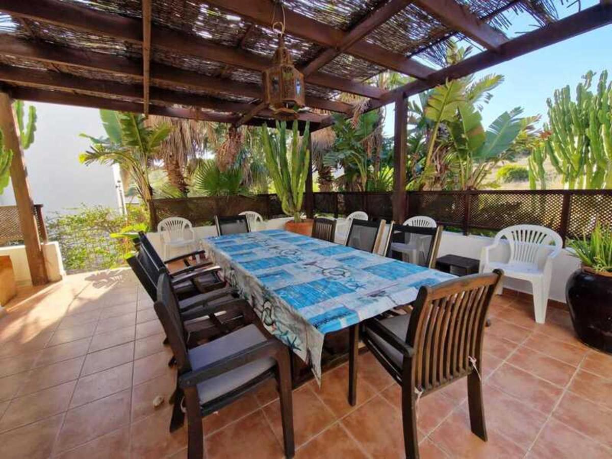 Villa - Spacious 10p With Communal Pool