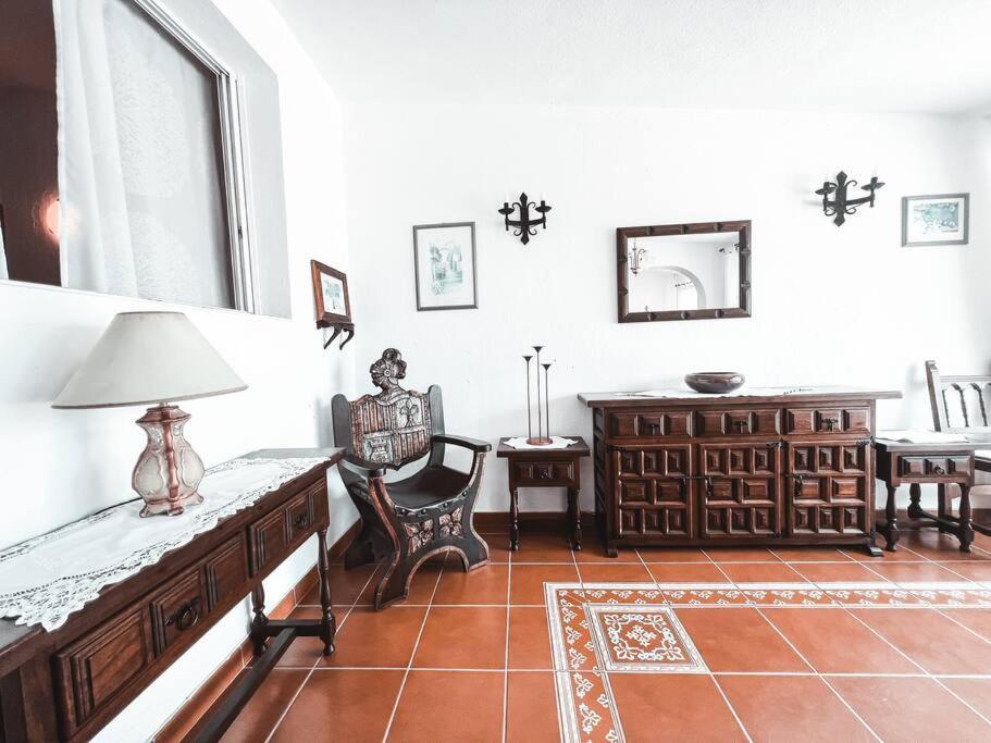 Charming Spanish Style Bungalow, Bbq,wf,terrace Mir09