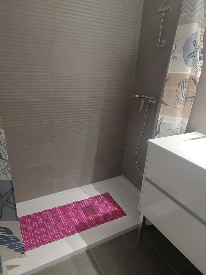 Valle-niza: Beachfront Retreat In Velez-malaga Apartment Malaga