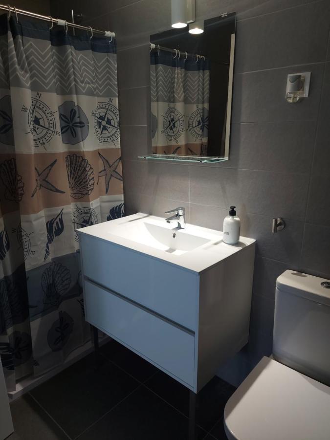 Apartment Valle-niza: Beachfront Retreat In Velez-malaga *