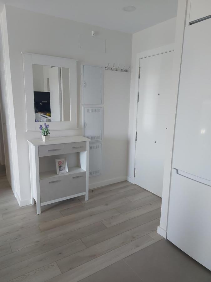 Apartment Valle-niza: Beachfront Retreat In Velez-malaga *