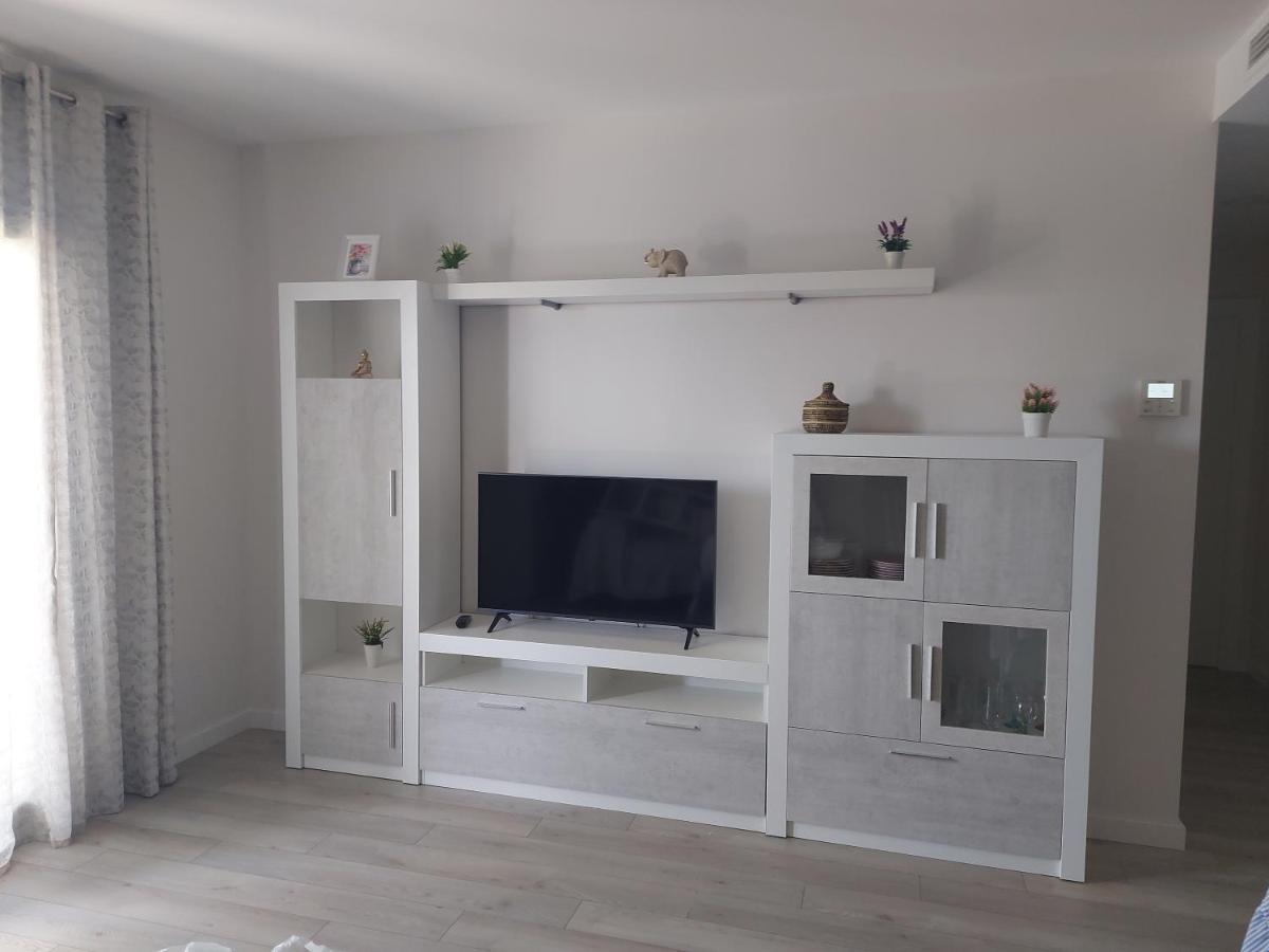 Apartment Valle-niza: Beachfront Retreat In Velez-malaga Malaga