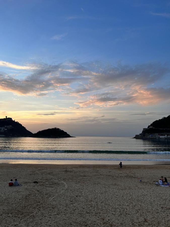 On La Concha - Iru San Sebastian