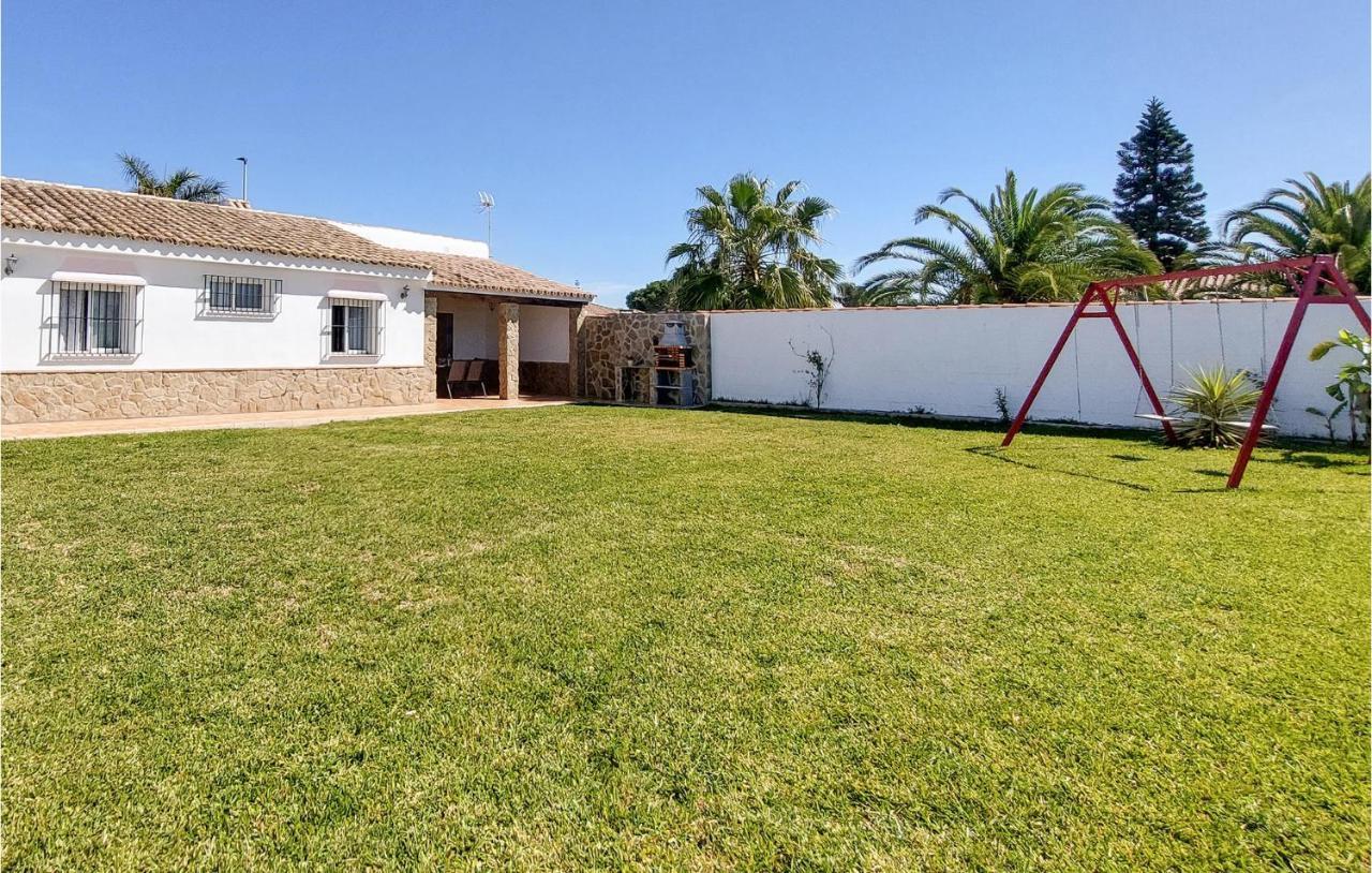 Сasa de vacaciones 2 Bedroom Awesome In Chiclana De La Fronter