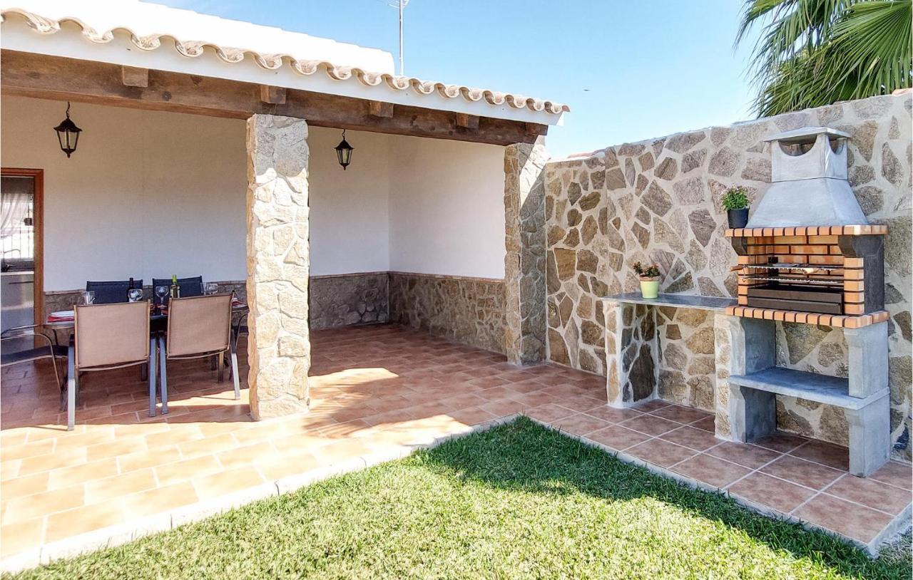 2 Bedroom Awesome In Chiclana De La Fronter Сasa de vacaciones *