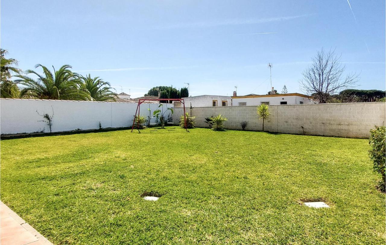 2 Bedroom Awesome In Chiclana De La Fronter Сasa de vacaciones *