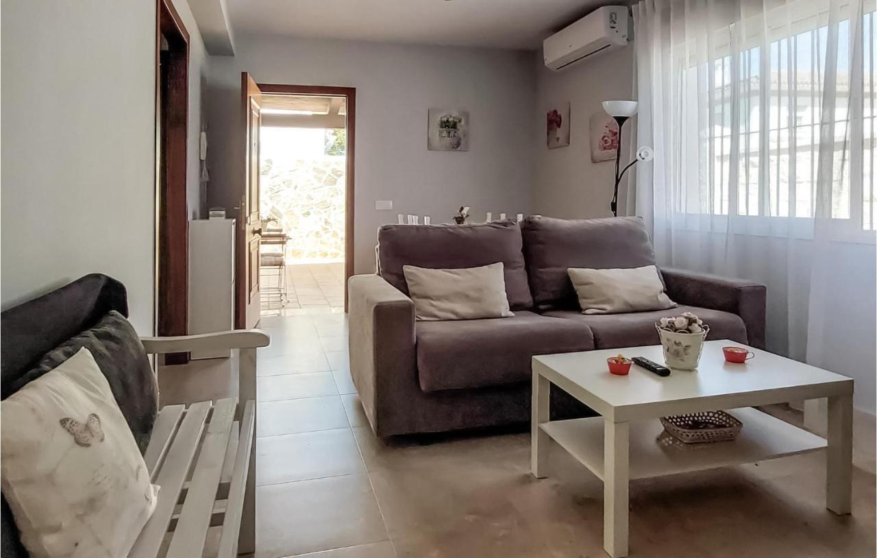 2 Bedroom Awesome In Chiclana De La Fronter *