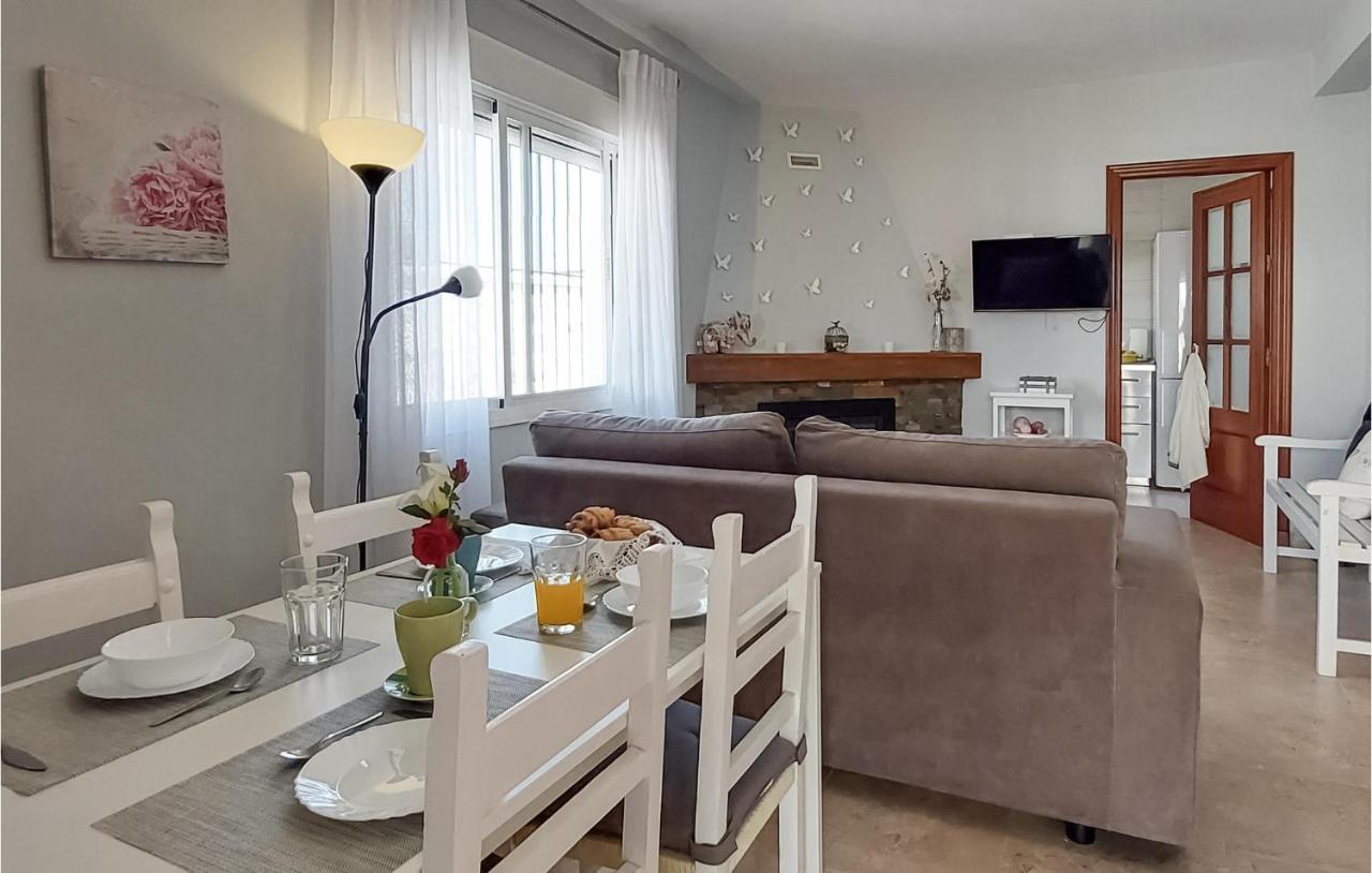 Сasa de vacaciones 2 Bedroom Awesome In Chiclana De La Fronter *