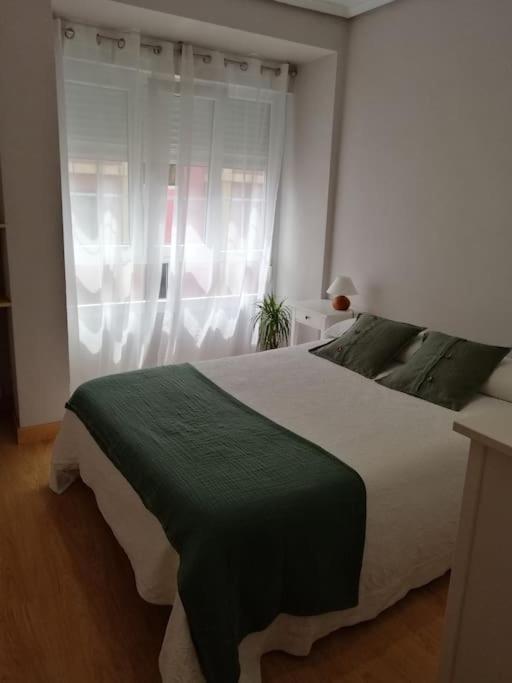 Piso Completo Cerca De Estacion Bus, Tren Y Ferrys Apartamento Santander
