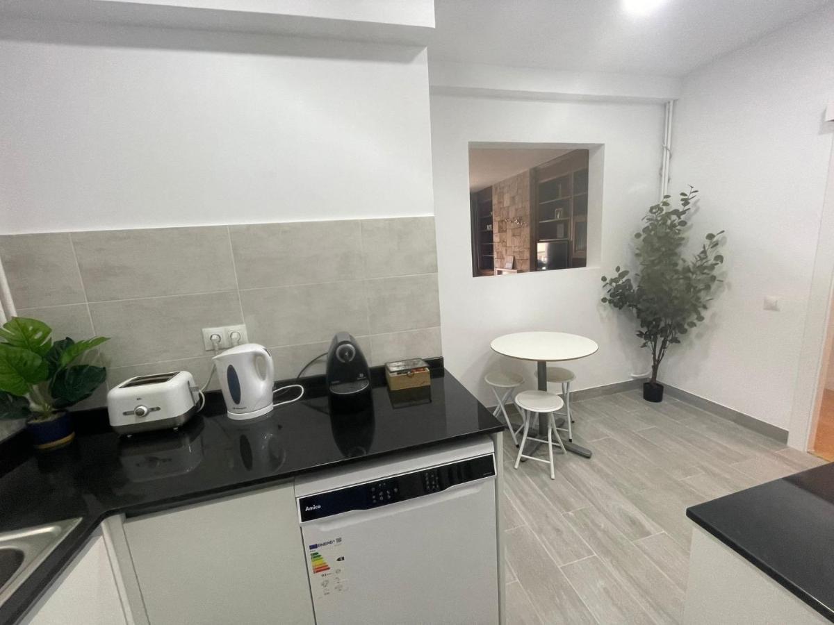Family-Friendly Home In Central Barcelona 4Bdr Apartment