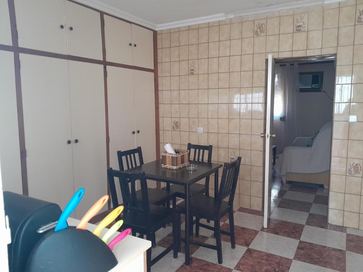 Disfruta De Un Barrio Tranquilo Apartment