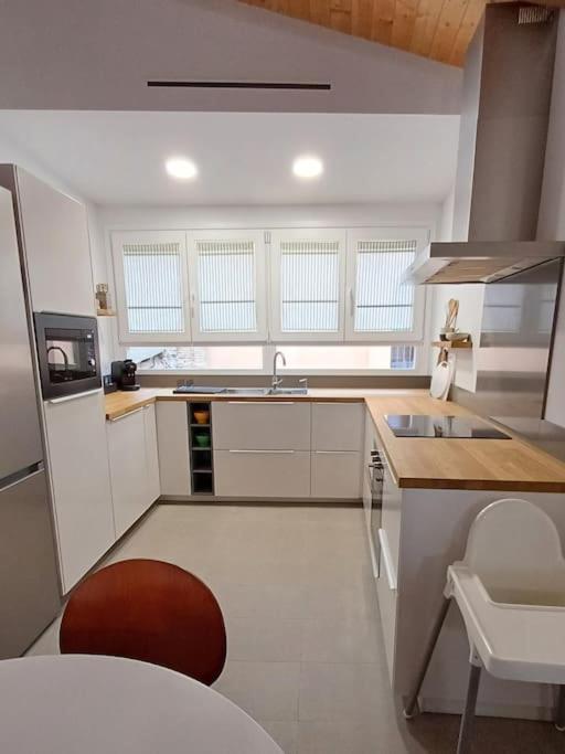 Feelhomevic. Atico Con Terraza En Centro Historico Apartment